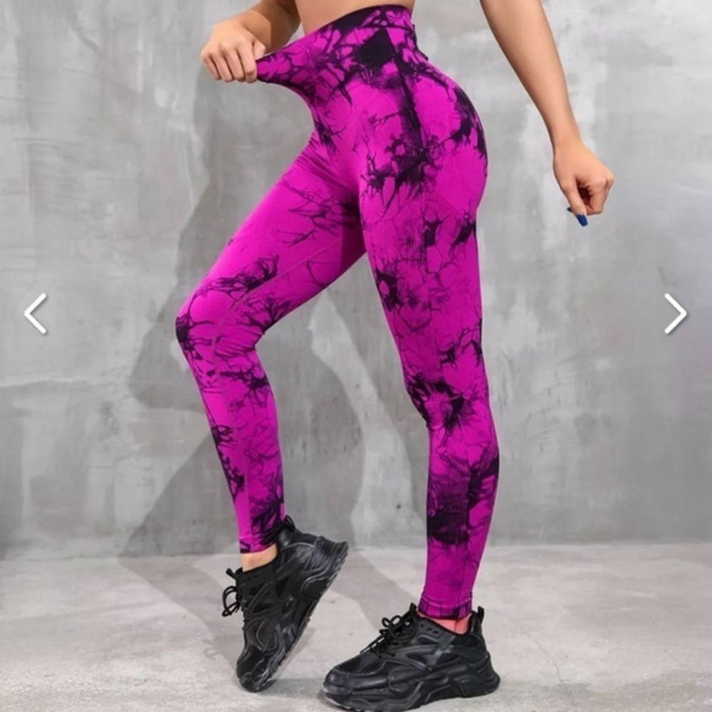 NWOT OTOS  Pink and Black Abstract Leggings SIZE L